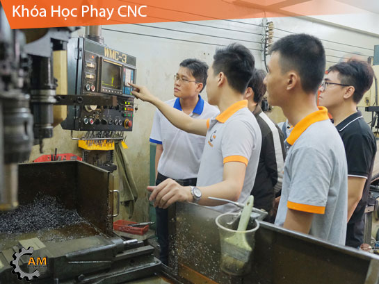 Vận hành máy phay CNC - Công Ty TNHH Giải Pháp Kỹ Thuật Cam Mech